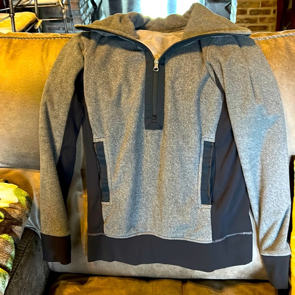 lululemon pullover size 10/M grey and black